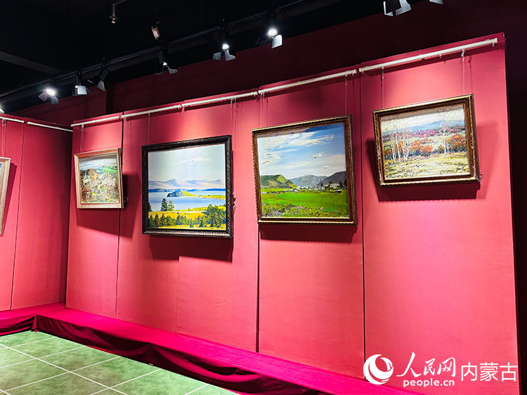 油畫寫生基地中展示的作品。人民網(wǎng)記者 張聿修攝