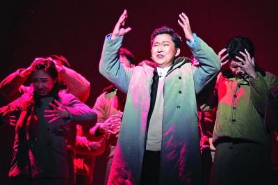 清華大學原創(chuàng)話劇《馬蘭花開》在港演出。新華社發(fā)